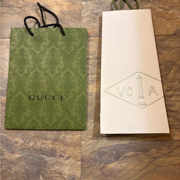 Gucci and van cleef and arpels shopping bags - Picture 5 of 5